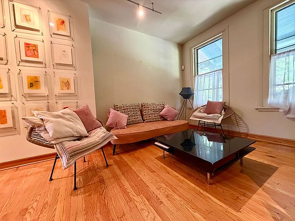 4th image of 4518 Regent St