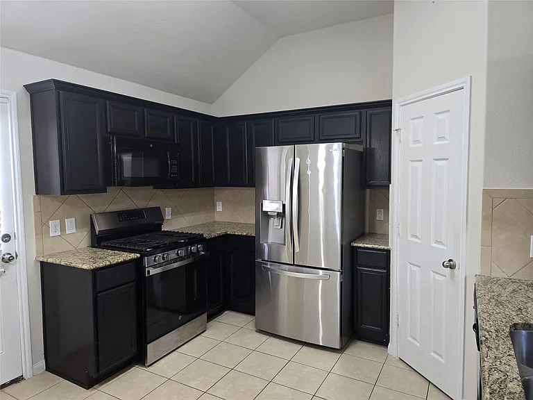 15106 Winter Valley Ct — Photo 6