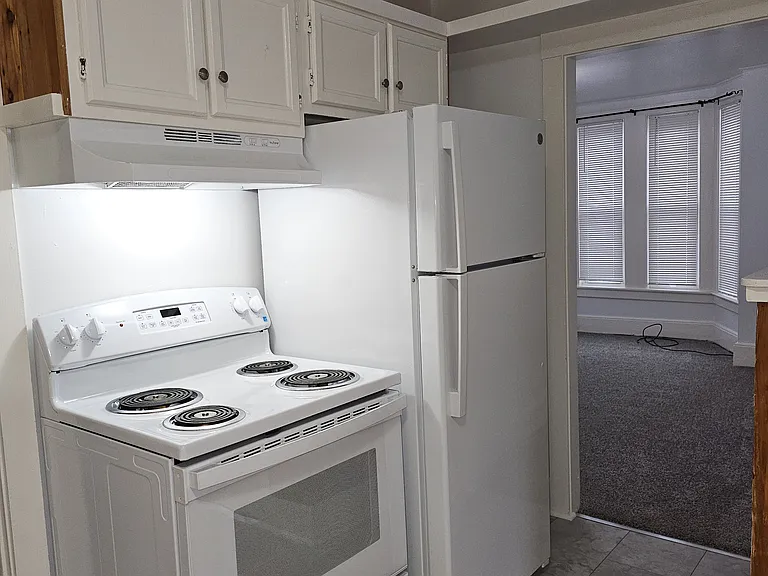 12 Maple St #B — Photo 5