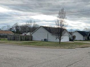 108 Long Meadow Dr, Jackson, TN 38305