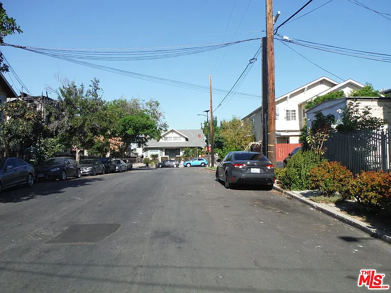 1821 W 12th Pl #2 — Photo 23