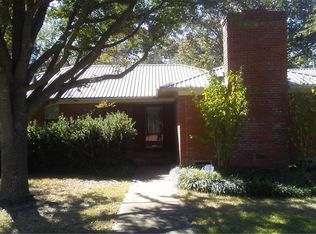 300 Meadow Ln, Bonham, TX 75418