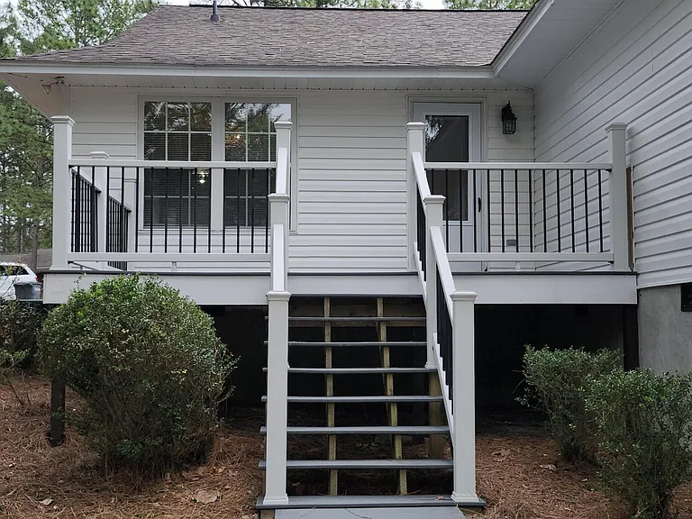 370 Sandhills Cir — Photo 21