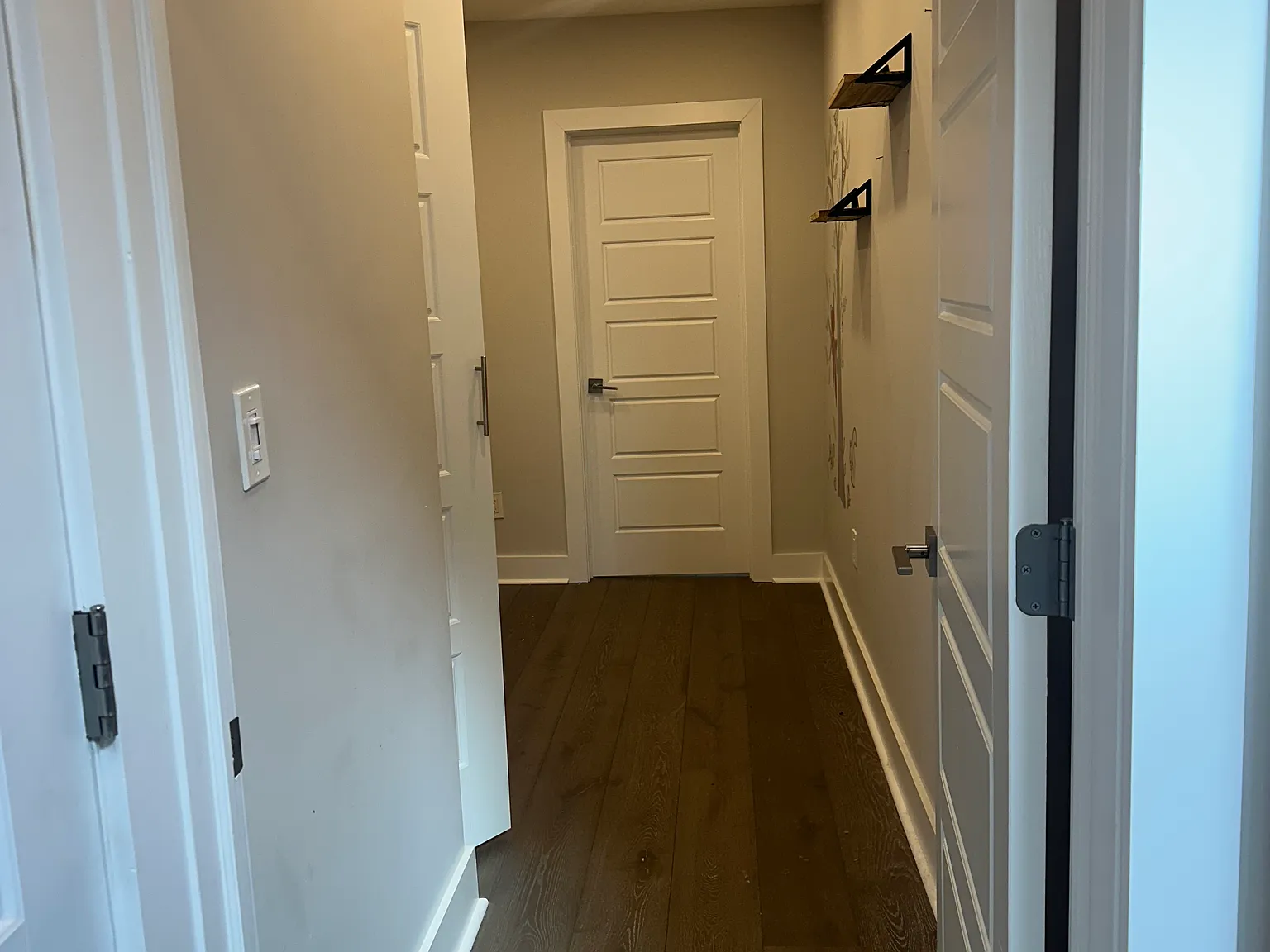 2 bed, 800 sqft, $4,100 — Photo 3