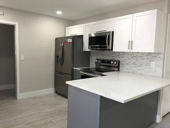 2nd image of 828 Lake Ave N APT 7
