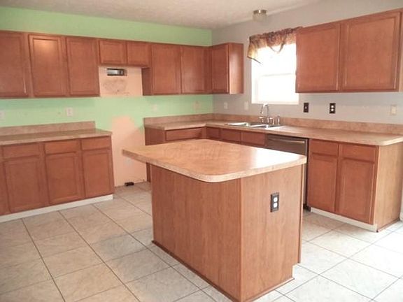 5th image of 2451 Zachariah Dr