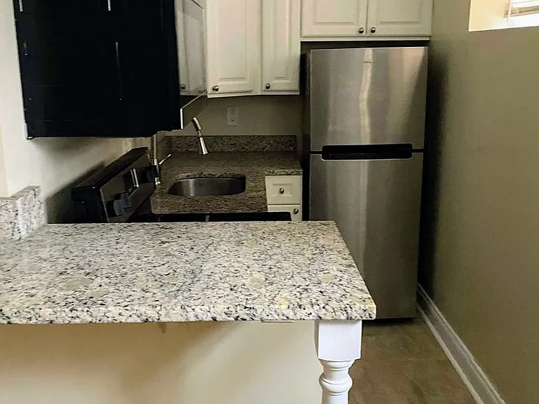 1809 Belmont Rd NW — Photo 8