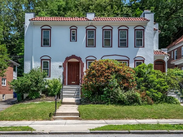 454 Lowell Ave #454, Newtonville, MA 02460