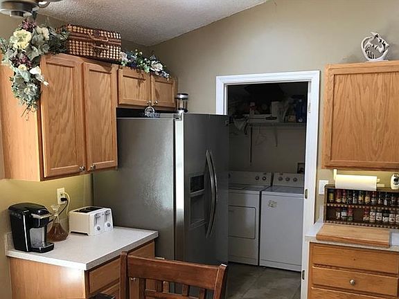 4th image of 4075 Lake Bluff Dr