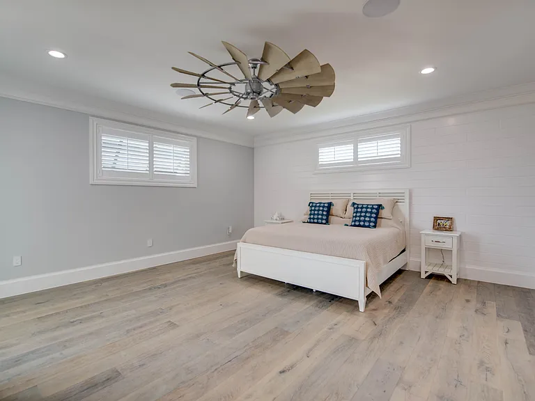 528 Bay Shore Dr — Photo 42