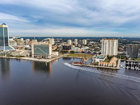 4th image of 1431 Riverplace Blvd APT 3104