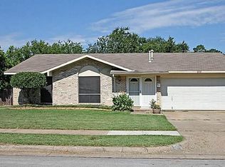 220 Ridgeway Cir, Lewisville, TX 75067