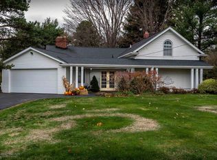 36271 Maple Grove Rd, Willoughby Hills, OH 44094