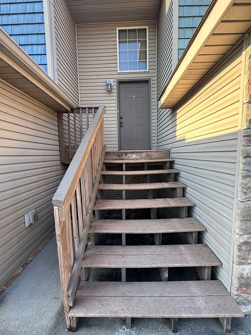 Beautiful Townhome — Photo 3