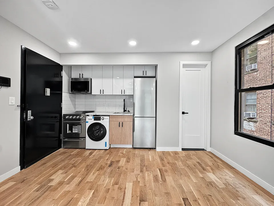 67 W 169th St #301