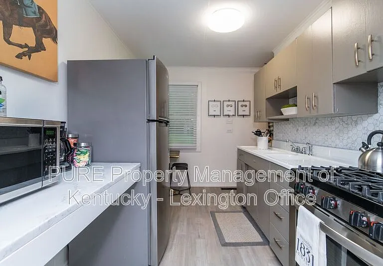 321 Mockingbird Ln — Photo 8