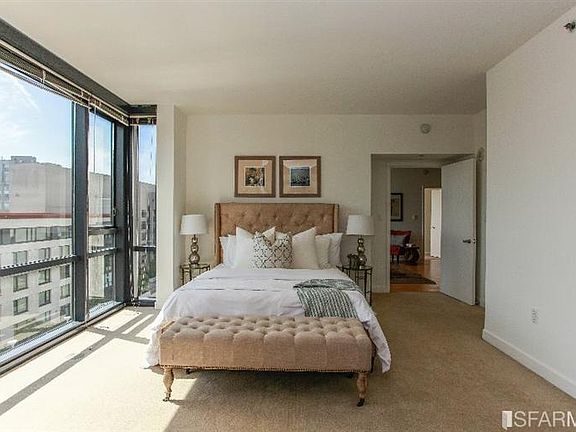 4th image of 260 King St Unit 803