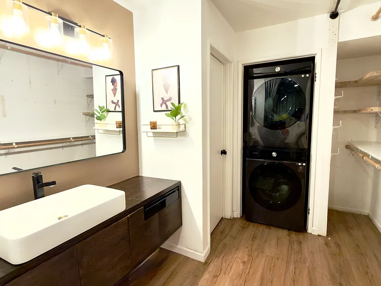 7334 Quill Dr — Photo 15