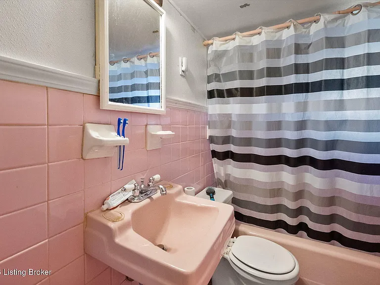 4925 Southside Dr #4 — Photo 9