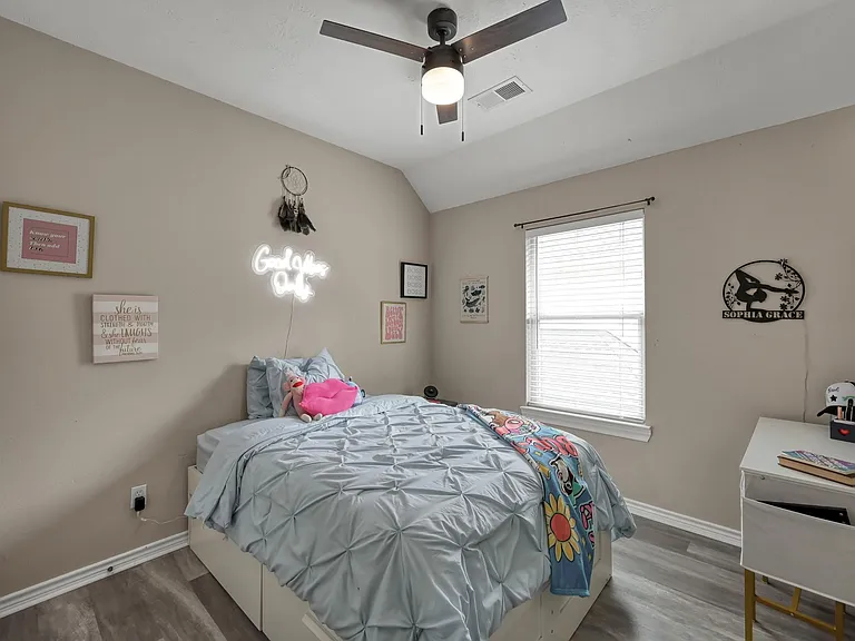 3215 Canterbury Ln — Photo 26