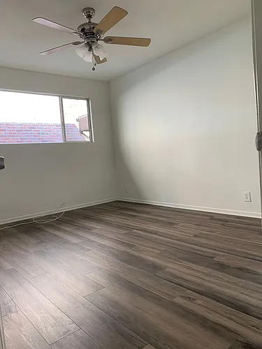Hollywood Villa Apts. Photo 1