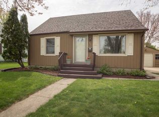 825 E Riverside Blvd, Loves Park, IL 61111