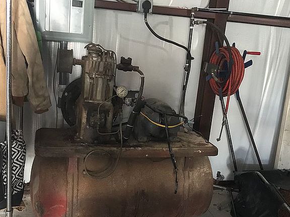 compressor stays
