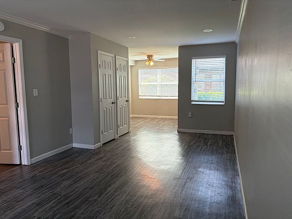 2nd image of 3853 Riverside Dr #3854