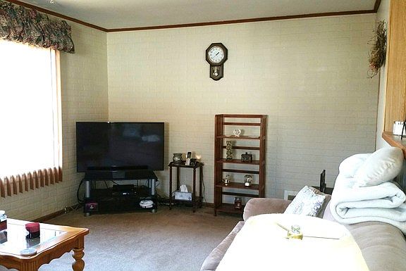2nd image of 2724 N Pine St