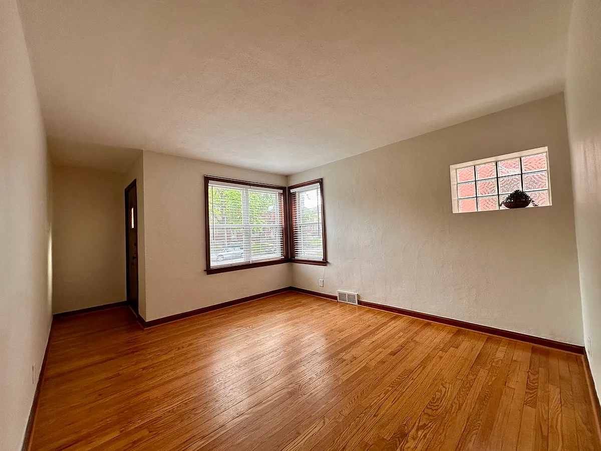 Building Photo - 6350 Sutherland Ave #1E
