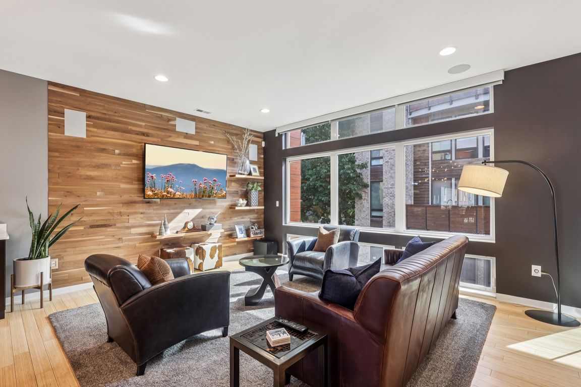 next background image