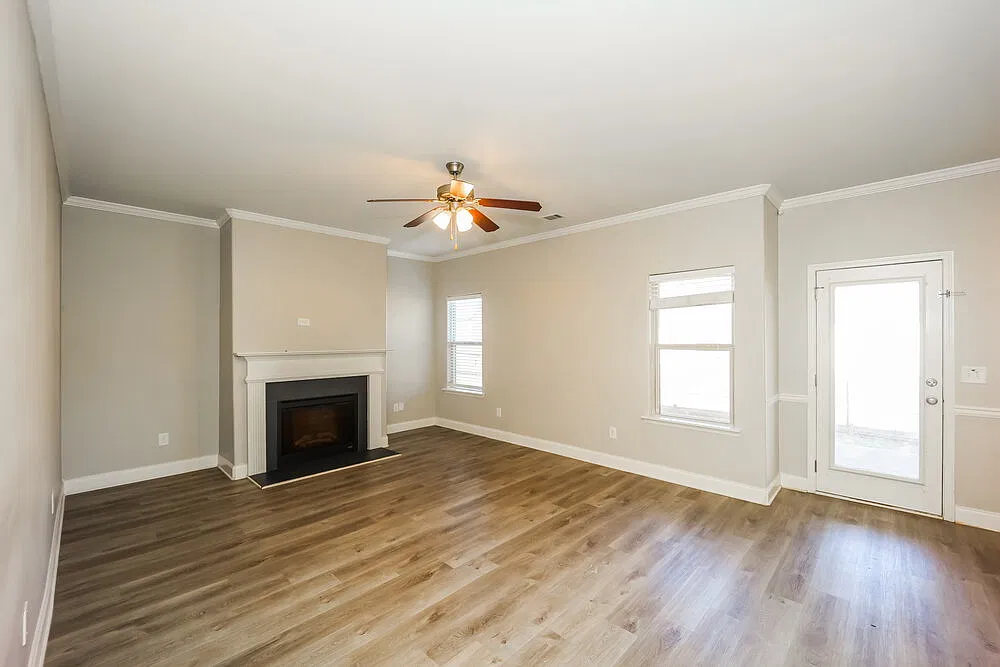 4 bed, 2.5 bath, 2690 sqft, $3,370 — Photo 4