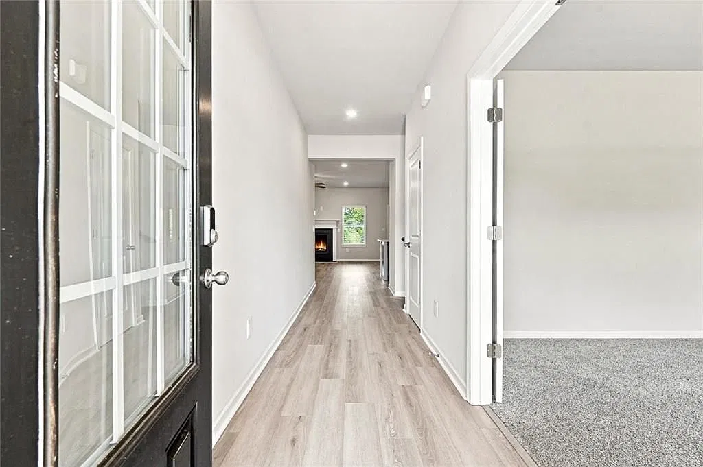 5 bed, 3.0 bath, 2674 sqft, $3,285 — Photo 3