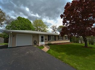 35 Poole Cir, Holbrook, MA 02343