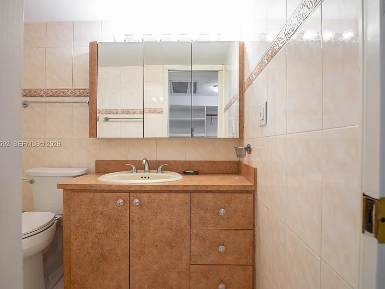 5555 Collins Ave #14U — Photo 9