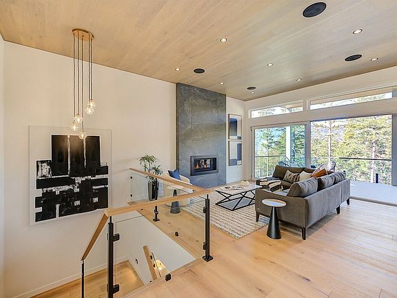 5th image of 10198 Beacon Hill Dr