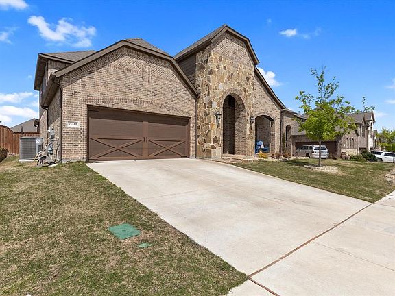 3rd image of 15240 Holly Bay Ct