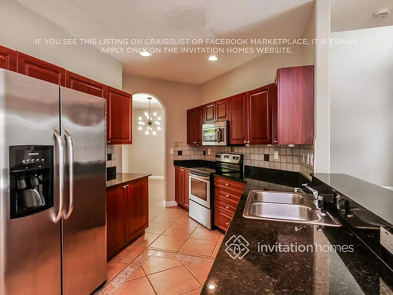 11043 NW 48th Ln — Photo 8