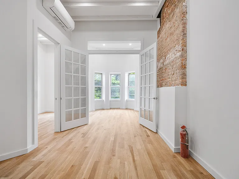 75 Bainbridge St #4B — Photo 1