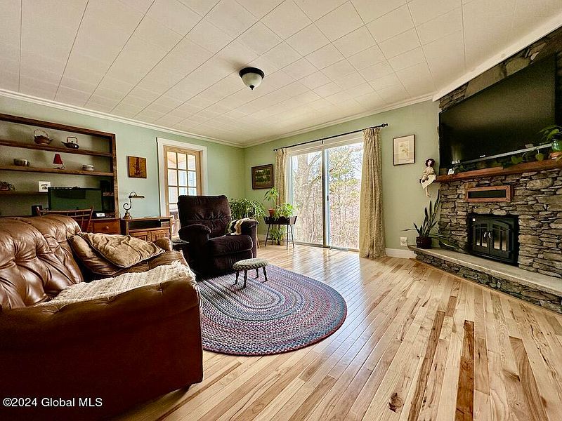 5th image of 2726 Plank Road