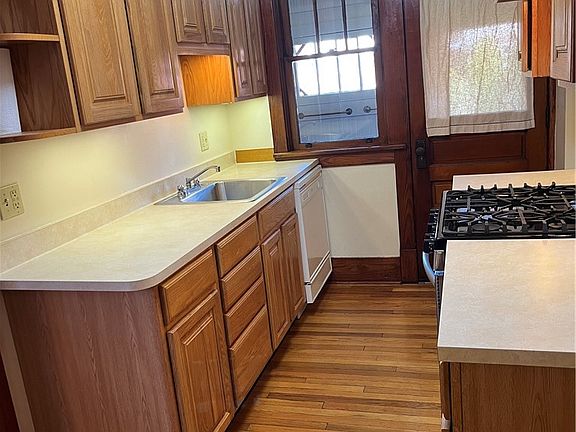 4th image of 931 S Braddock Ave