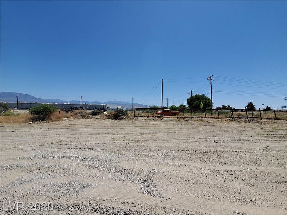 2nd image of 980 Long St