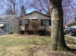 820 Keeney St, Akron, OH 44310