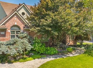 6745 Charing Xing, West Bloomfield, MI