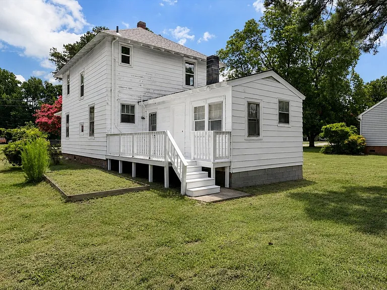 149 Beach Rd — Photo 32