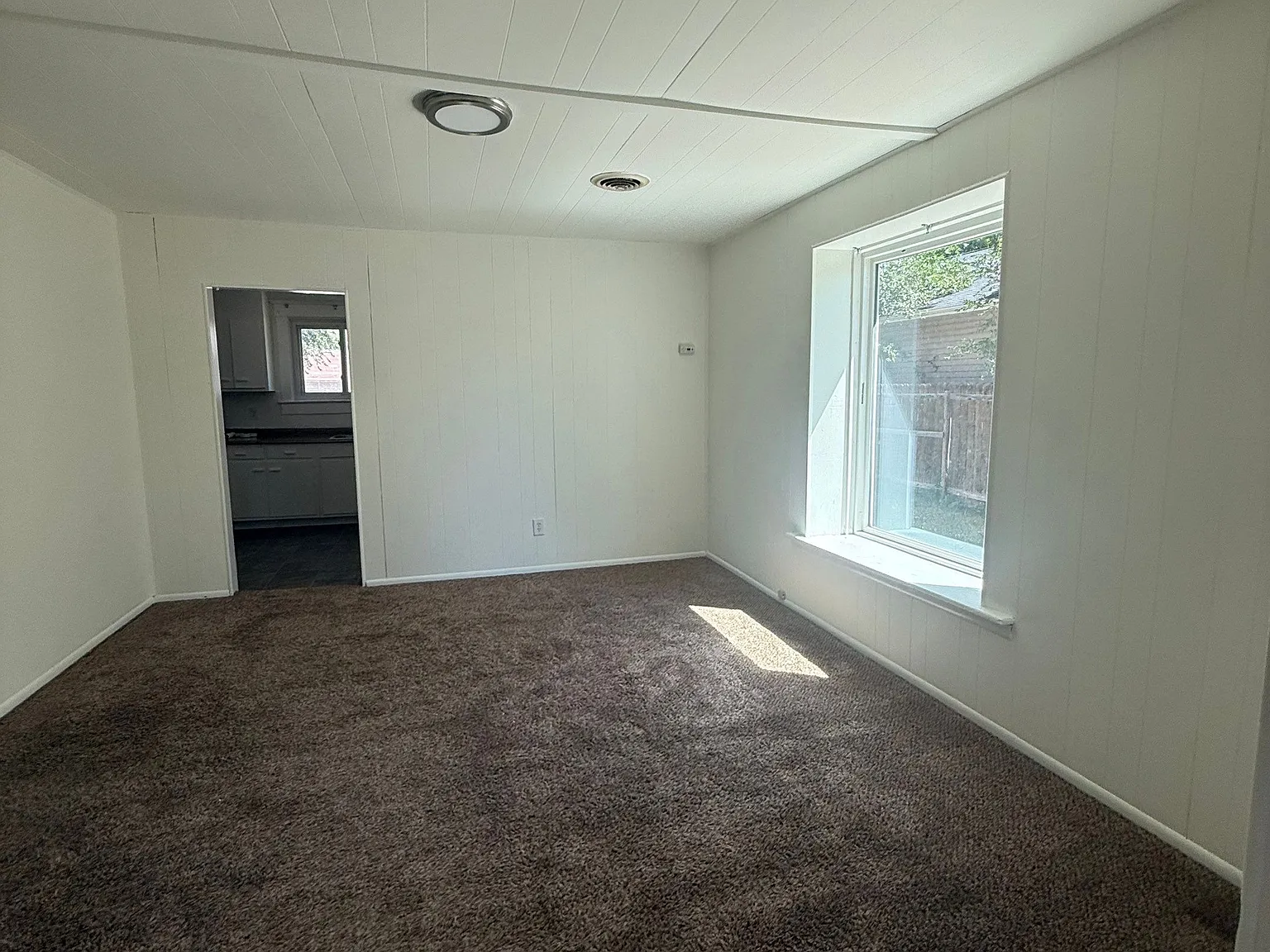 23 Custer Ave - 1 — Photo 4