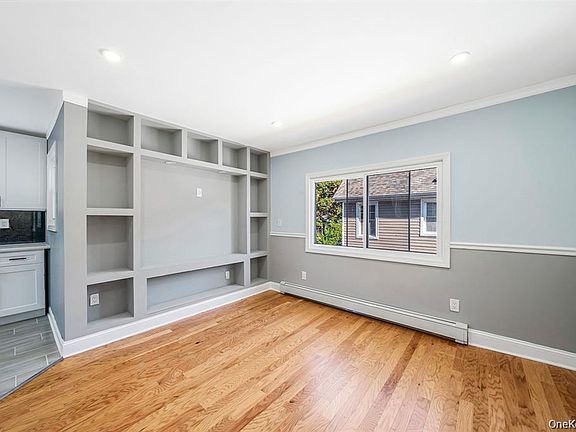 3rd image of 23 Maple Avenue