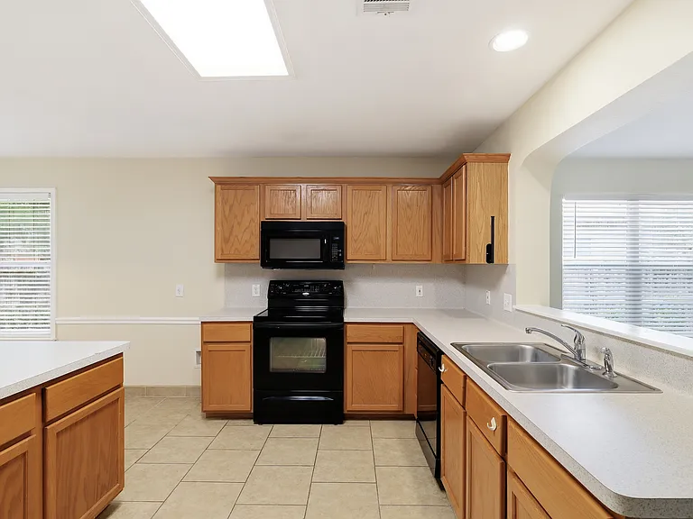 9324 Cedar Point — Photo 7