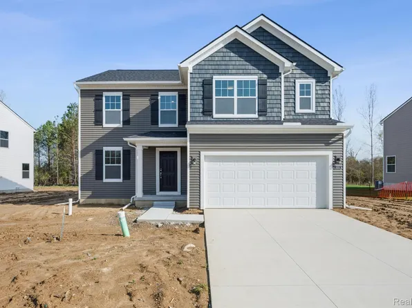 4221 Cedar Ln, Grand Blanc, MI 48439