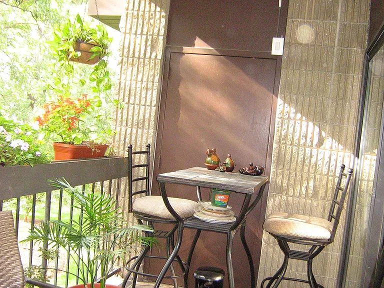 5120 Maris Ave #301 — Photo 8